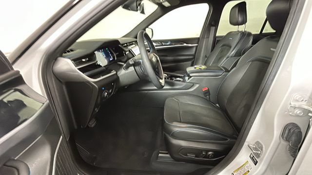 Used 2022 Jeep Grand Cherokee Trailhawk AWD/4WD image 11