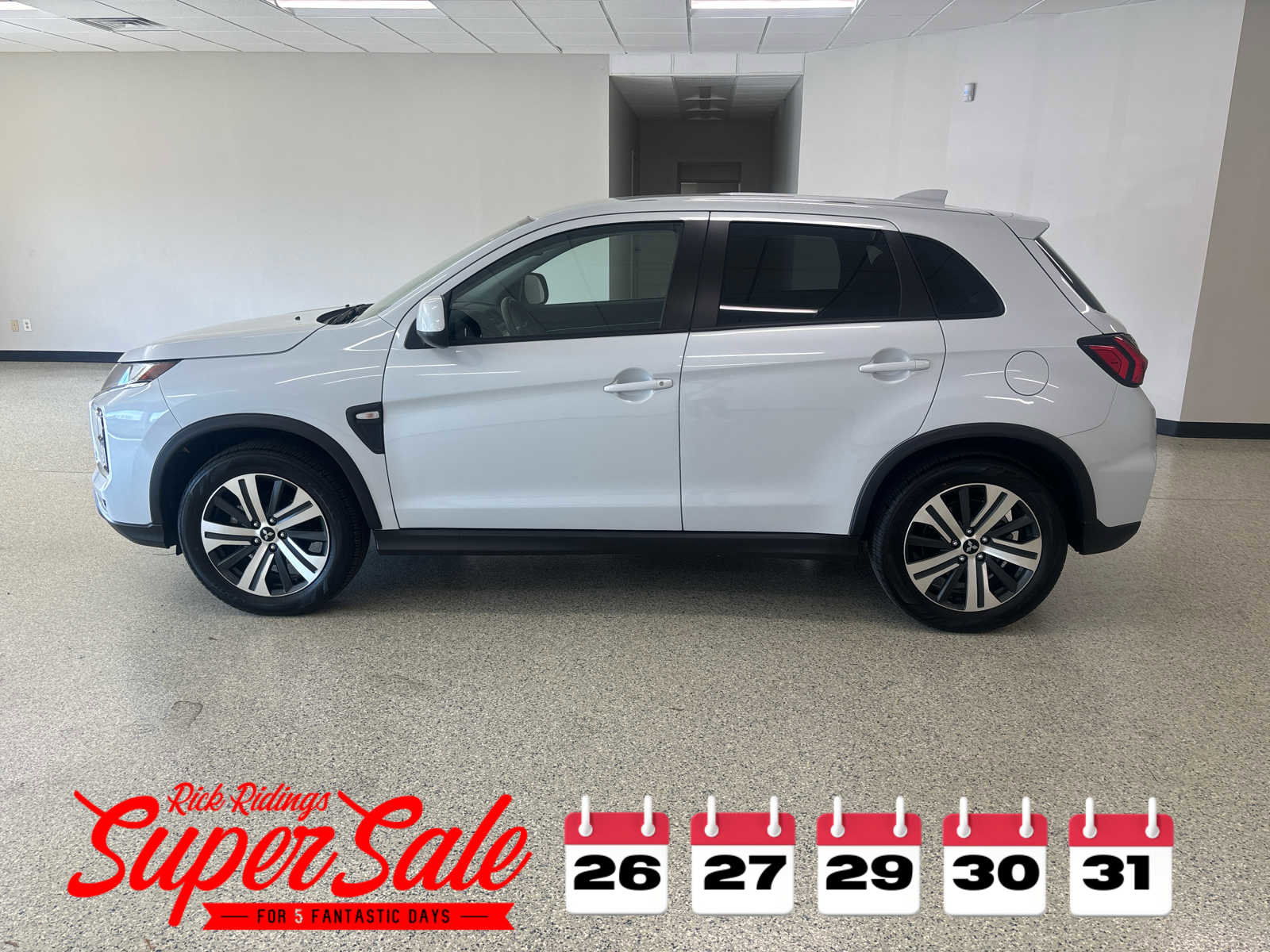 Used 2024 Mitsubishi Outlander Sport LE image 10