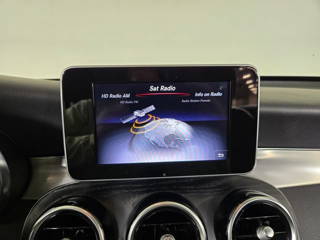 Used 2019 Mercedes-Benz GLC 300 4MATIC image 30