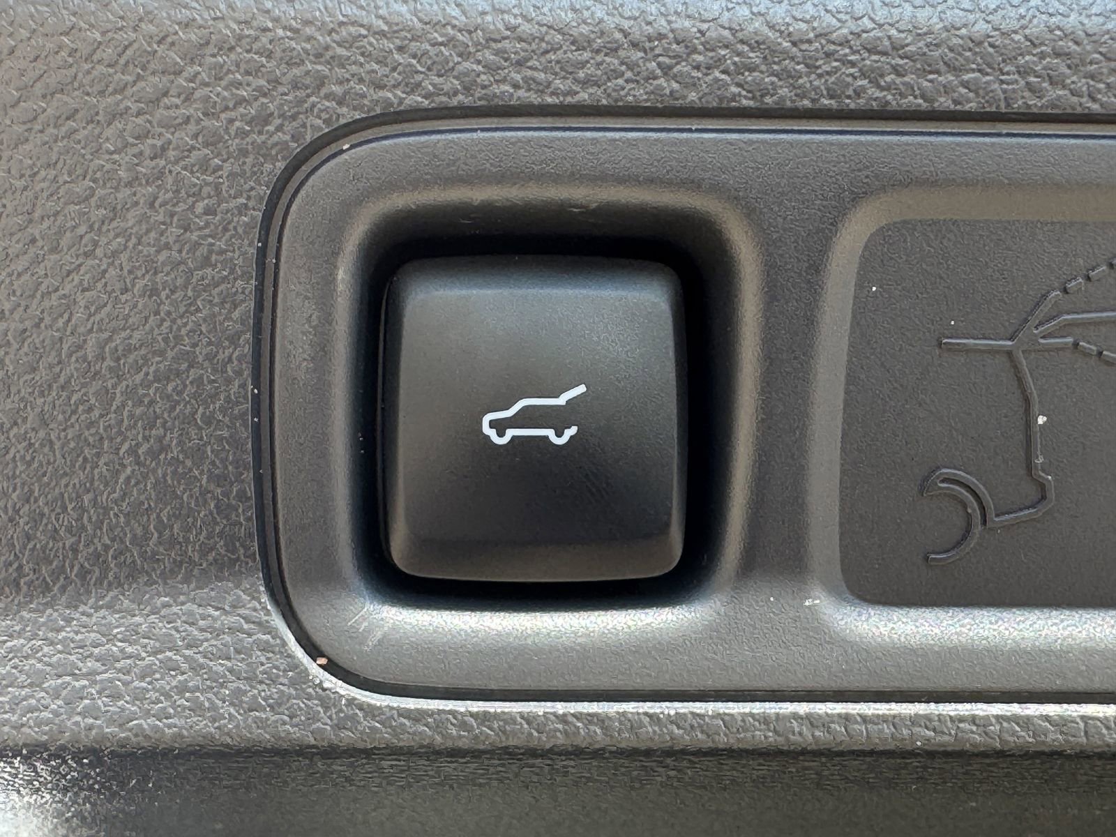 Used 2022 Ford Expedition XLT image 36