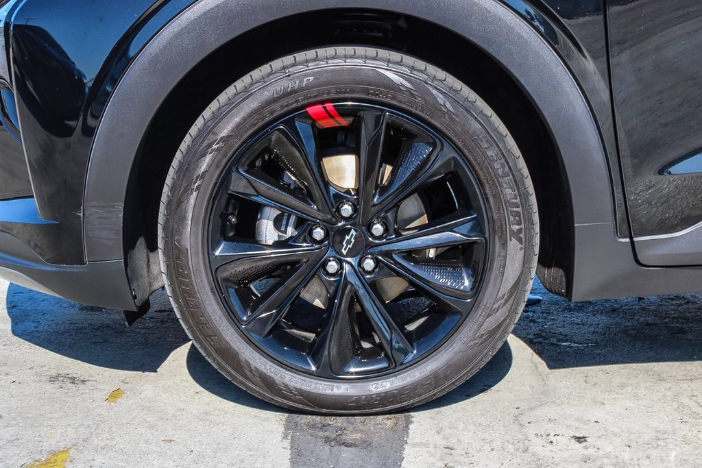 Used 2023 Chevrolet Bolt EUV Premier w/ Sun & Sound Package FWD image 11