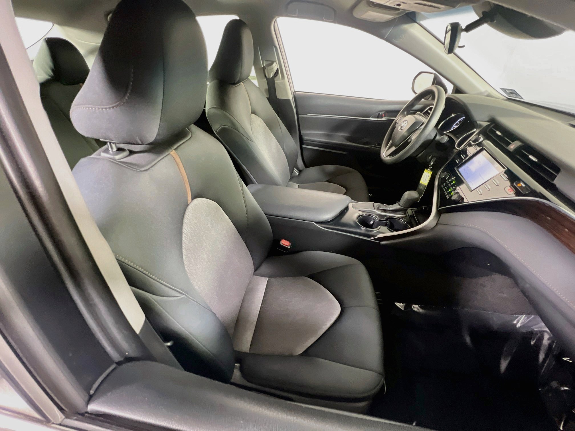 Used 2018 Toyota Camry LE w/ Protection Package (Q2) FWD image 25
