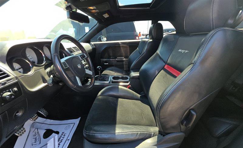 Used 2009 Dodge Challenger SRT8 w/ SRT Option Group II RWD image 8