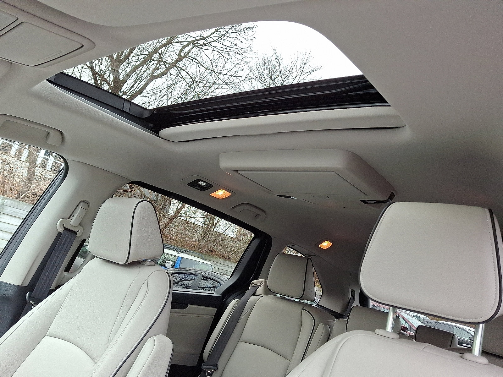 Certified 2025 Honda Odyssey Touring image 12