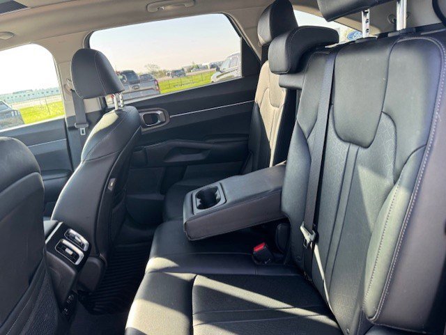 Used 2022 Kia Sorento S w/ Panoramic Sunroof Package AWD/4WD image 29