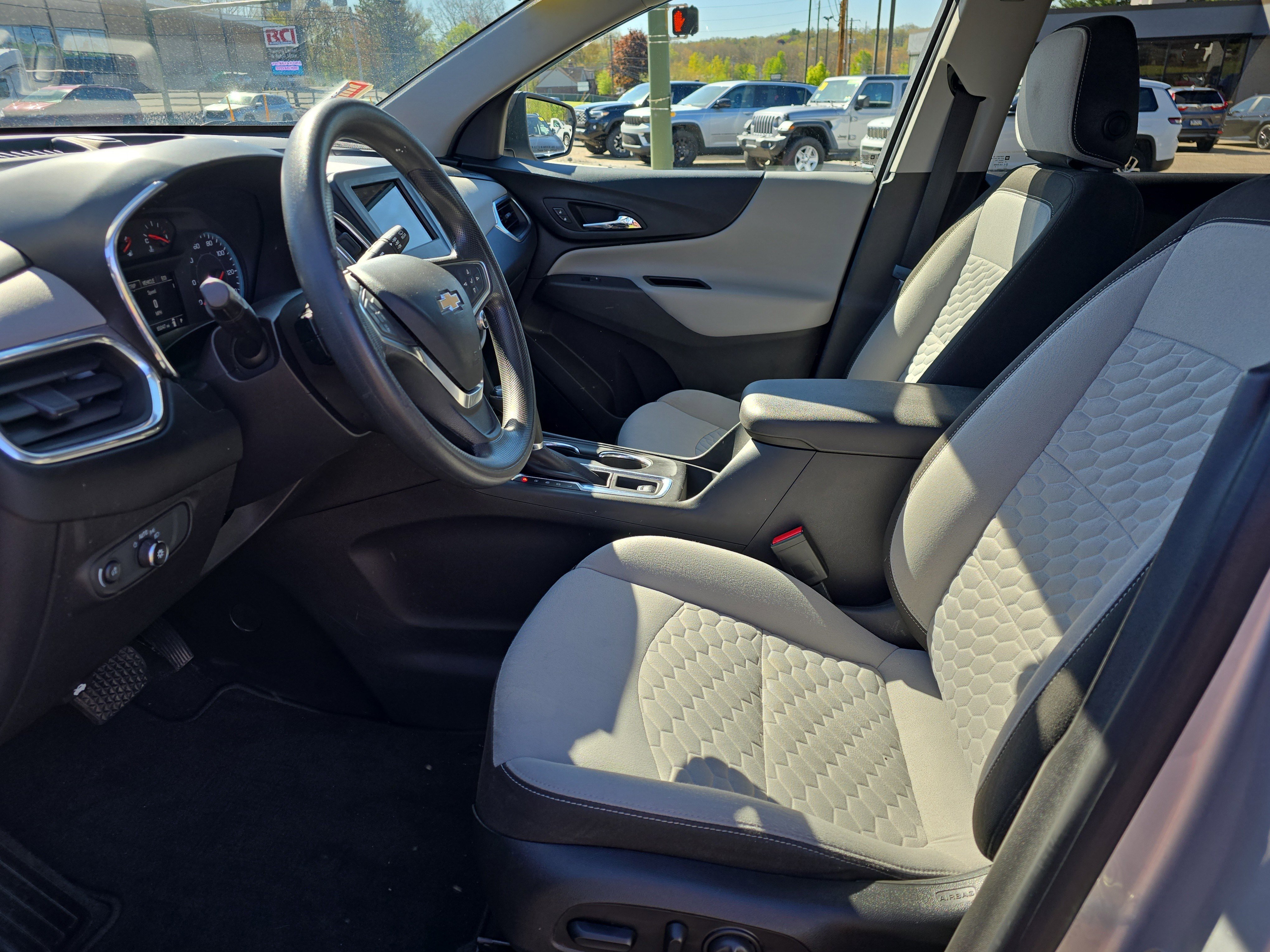 Used 2019 Chevrolet Equinox LS w/ LS Convenience Package AWD/4WD image 12