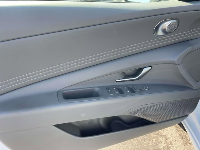 Used 2025 Hyundai Elantra Sport image 24