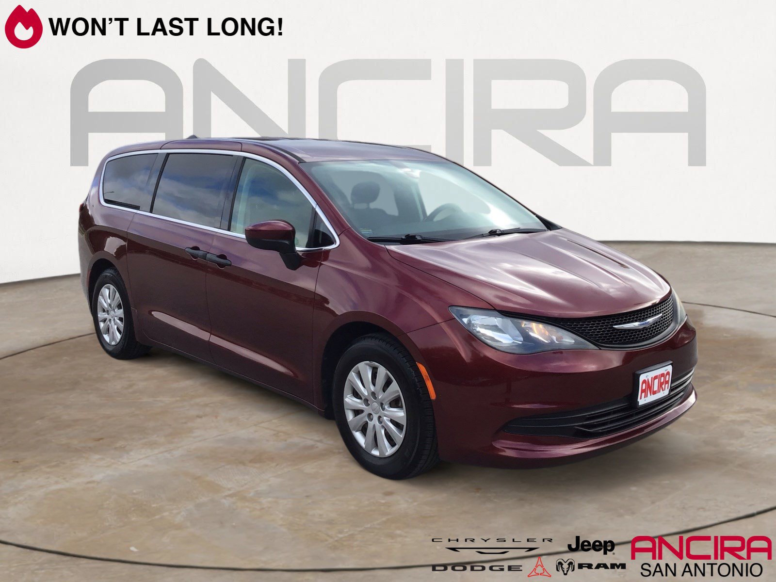 Used 2018 Chrysler Pacifica L FWD image 1