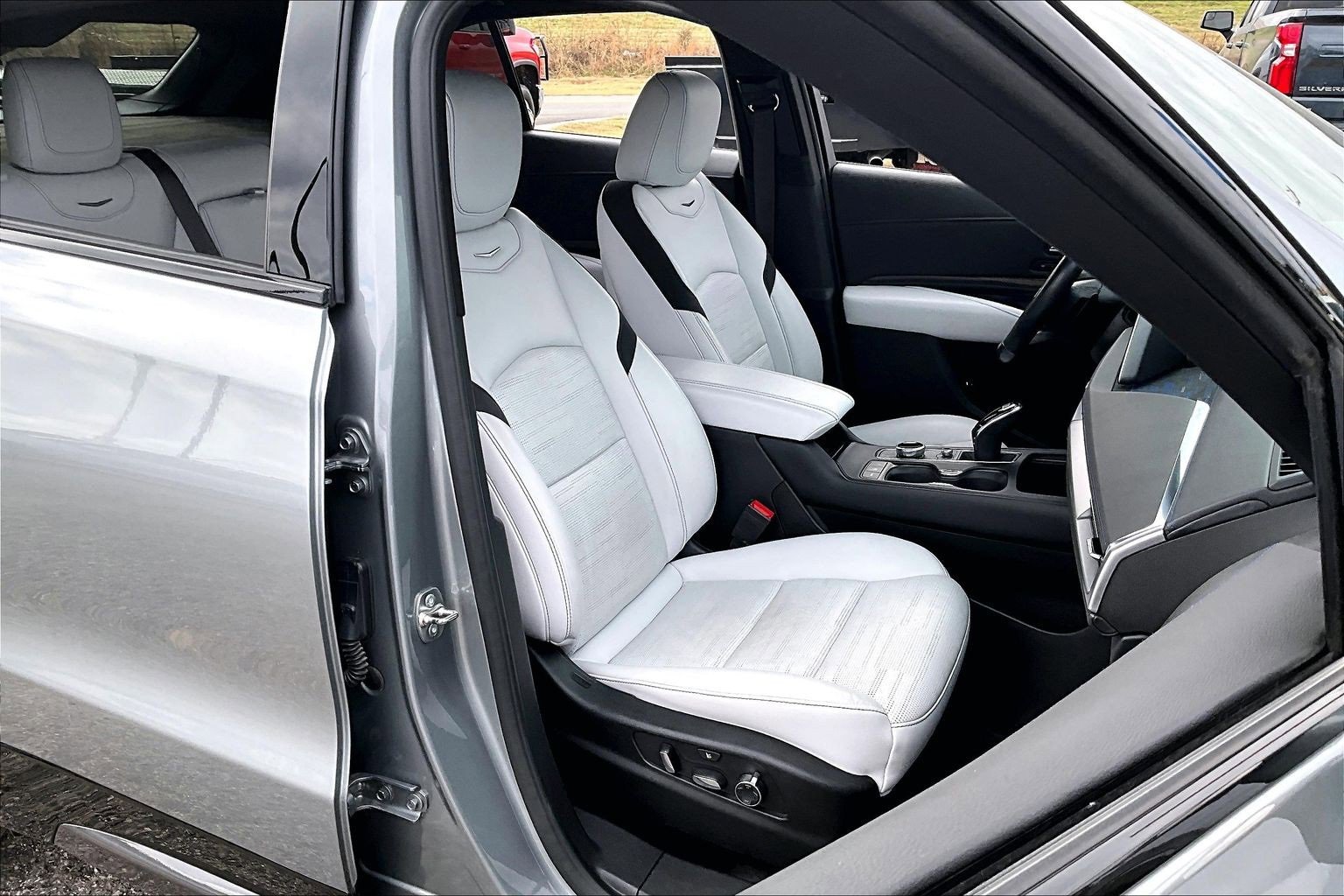 Used 2024 Cadillac XT4 Sport image 7