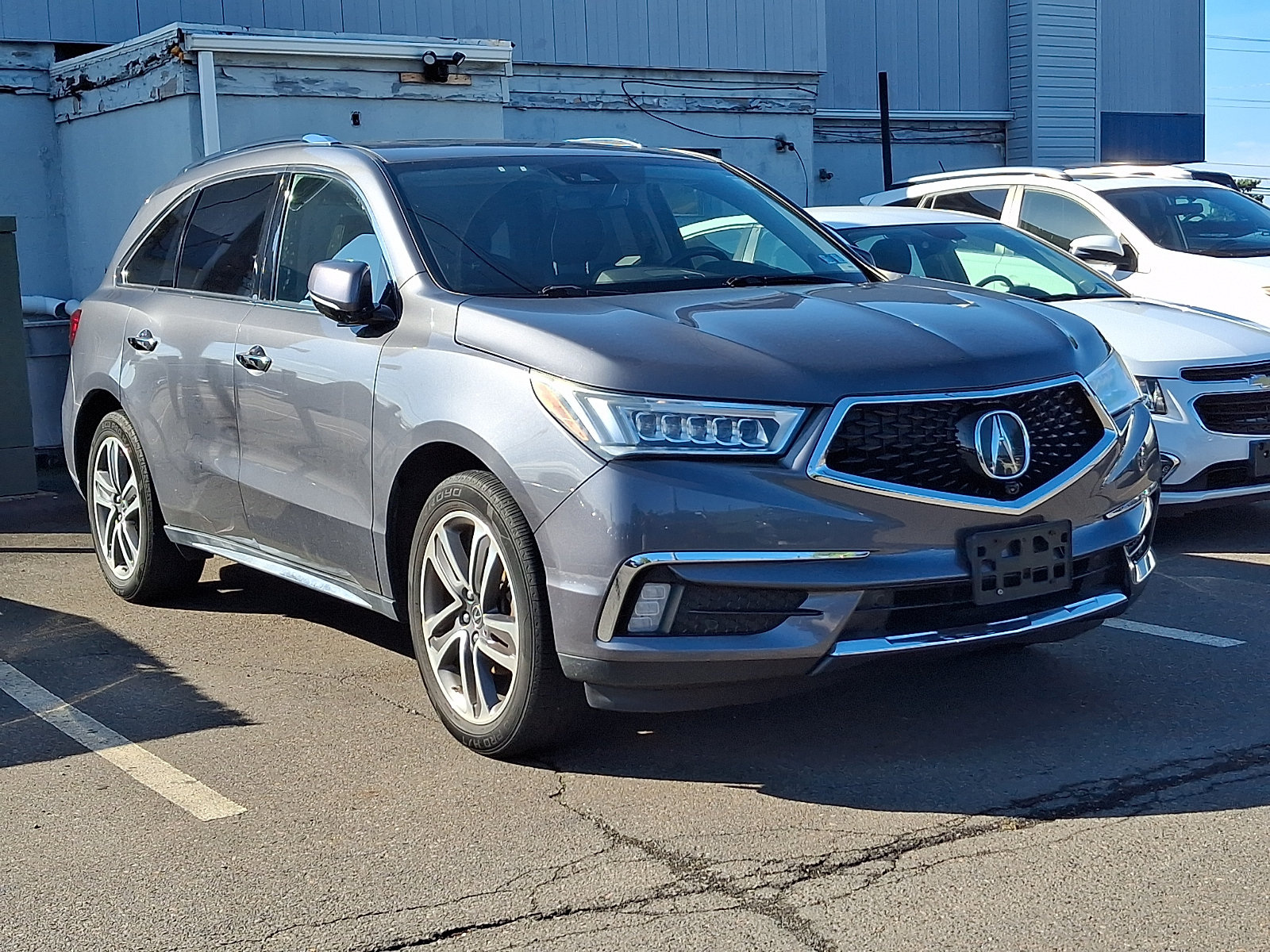 Used 2017 Acura MDX w/ Advance Package AWD/4WD image 3