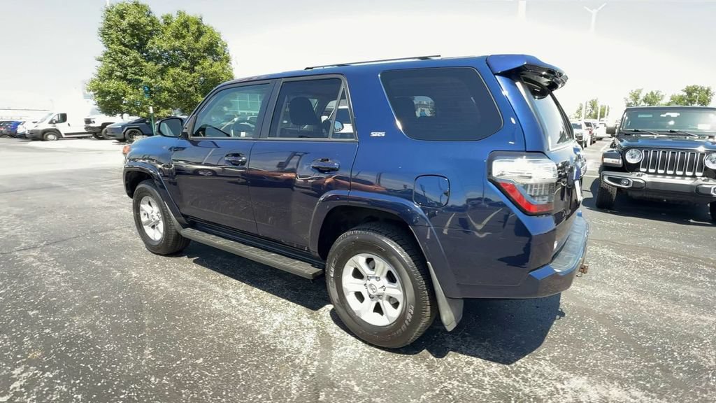 Used 2016 Toyota 4Runner SR5 AWD/4WD image 6