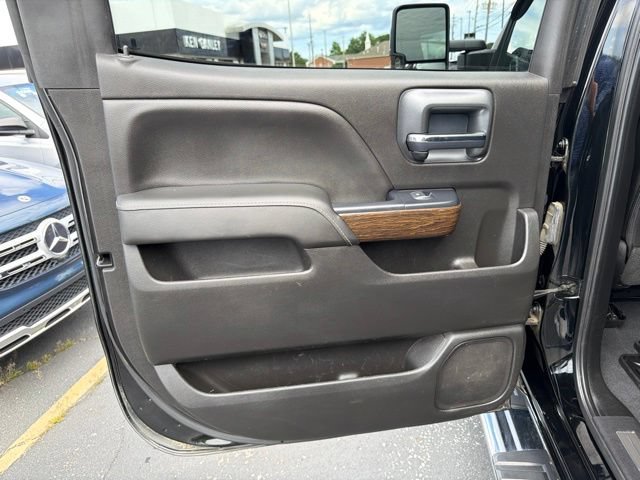Used 2019 GMC Sierra 2500 Denali w/ Duramax Plus Package AWD/4WD image 13