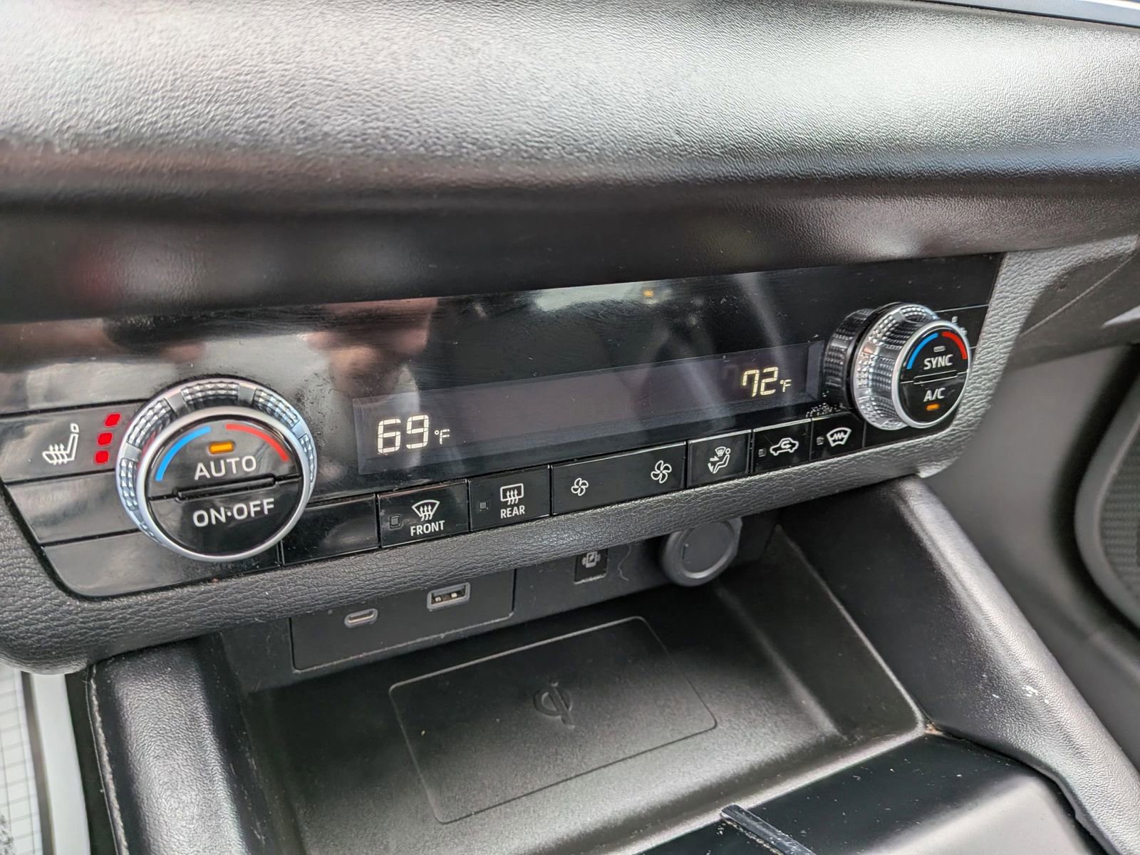 Used 2022 Mitsubishi Outlander SE image 54