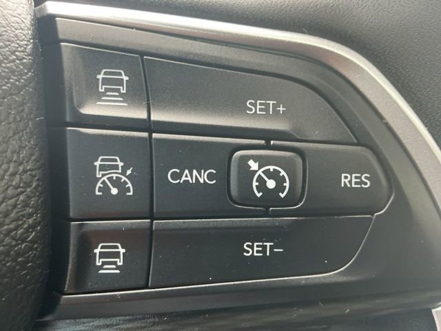 Used 2023 Jeep Grand Cherokee L Laredo AWD/4WD image 23