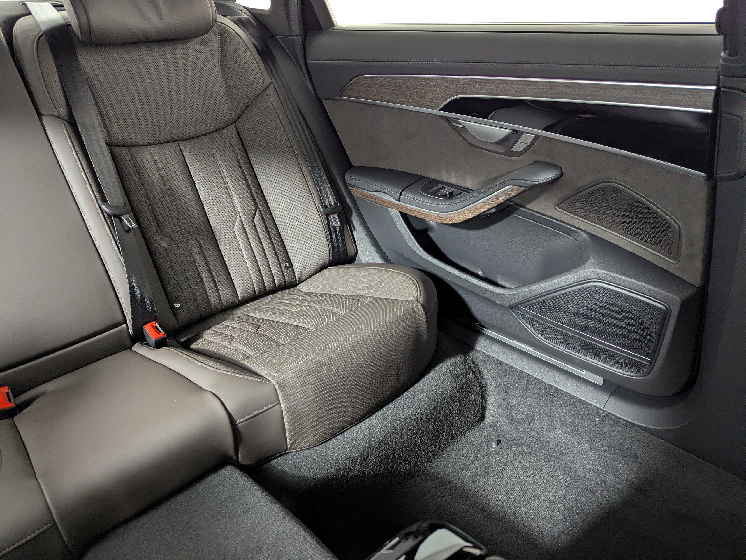 New 2026 Audi A8 L 3.0T image 14