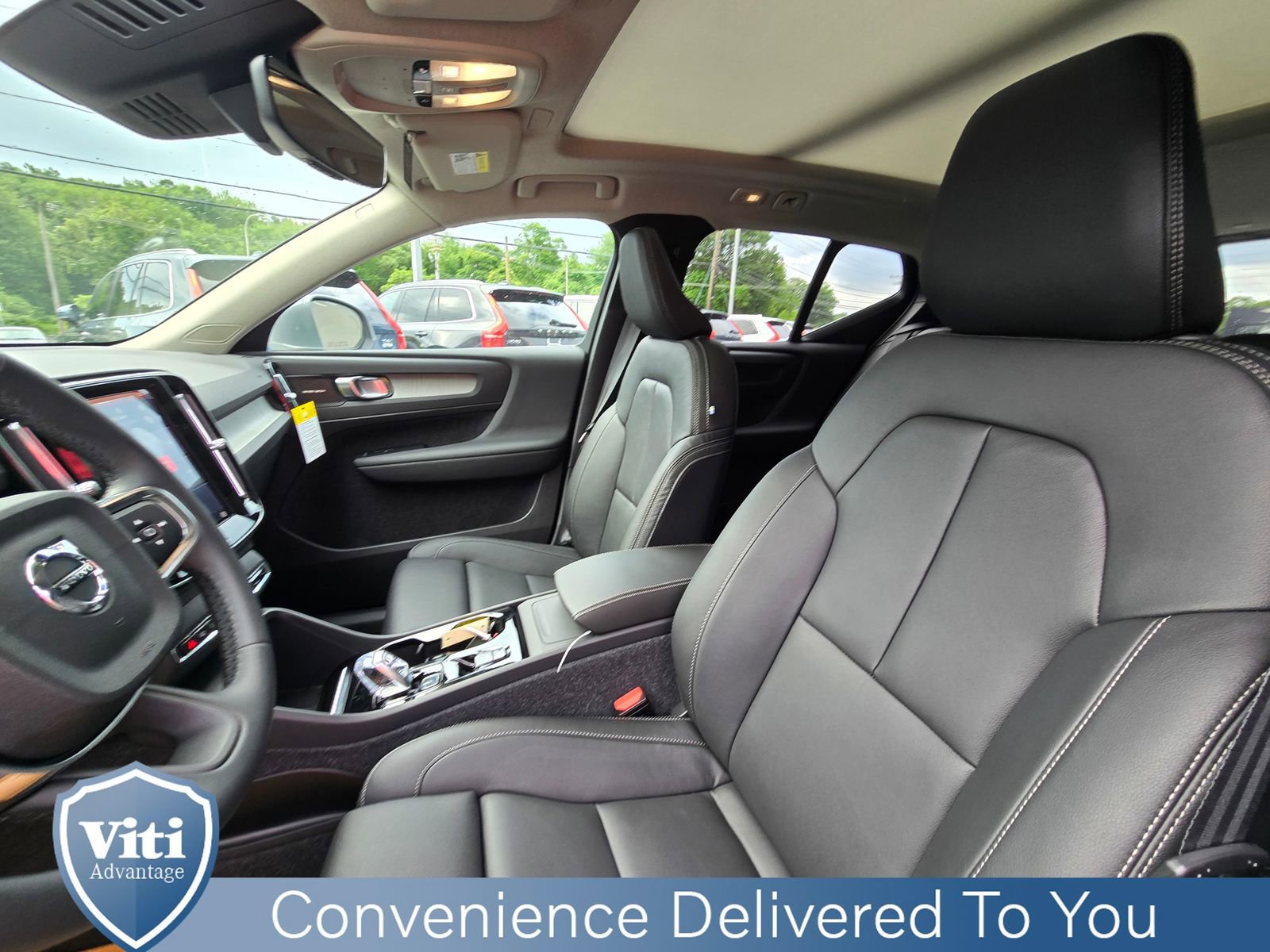 Used 2025 Volvo XC40 B5 Plus w/ Protection Package Premier image 13