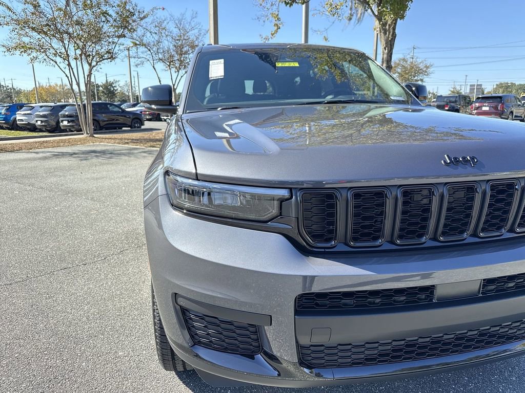 New 2025 Jeep Grand Cherokee L Altitude image 9