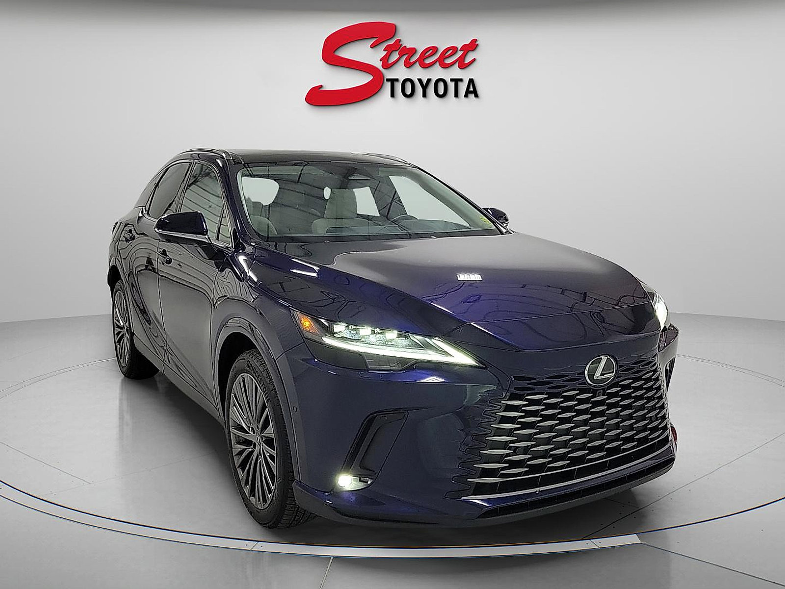 Used 2025 Lexus RX 450h AWD w/ Luxury Package image 5