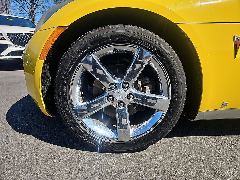 Used 2008 Pontiac Solstice GXP w/ Premium Package image 16