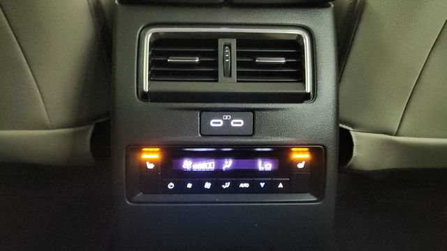 New 2026 MAZDA CX-90 Plug-In Hybrid w/Premium Sport AWD/4WD image 31