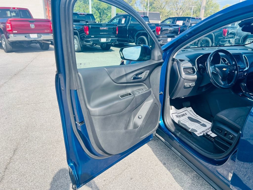 Used 2020 Chevrolet Equinox LT w/ Driver Convenience Package image 15