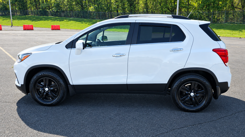 Used 2020 Chevrolet Trax LT w/ LT Convenience Package FWD image 7