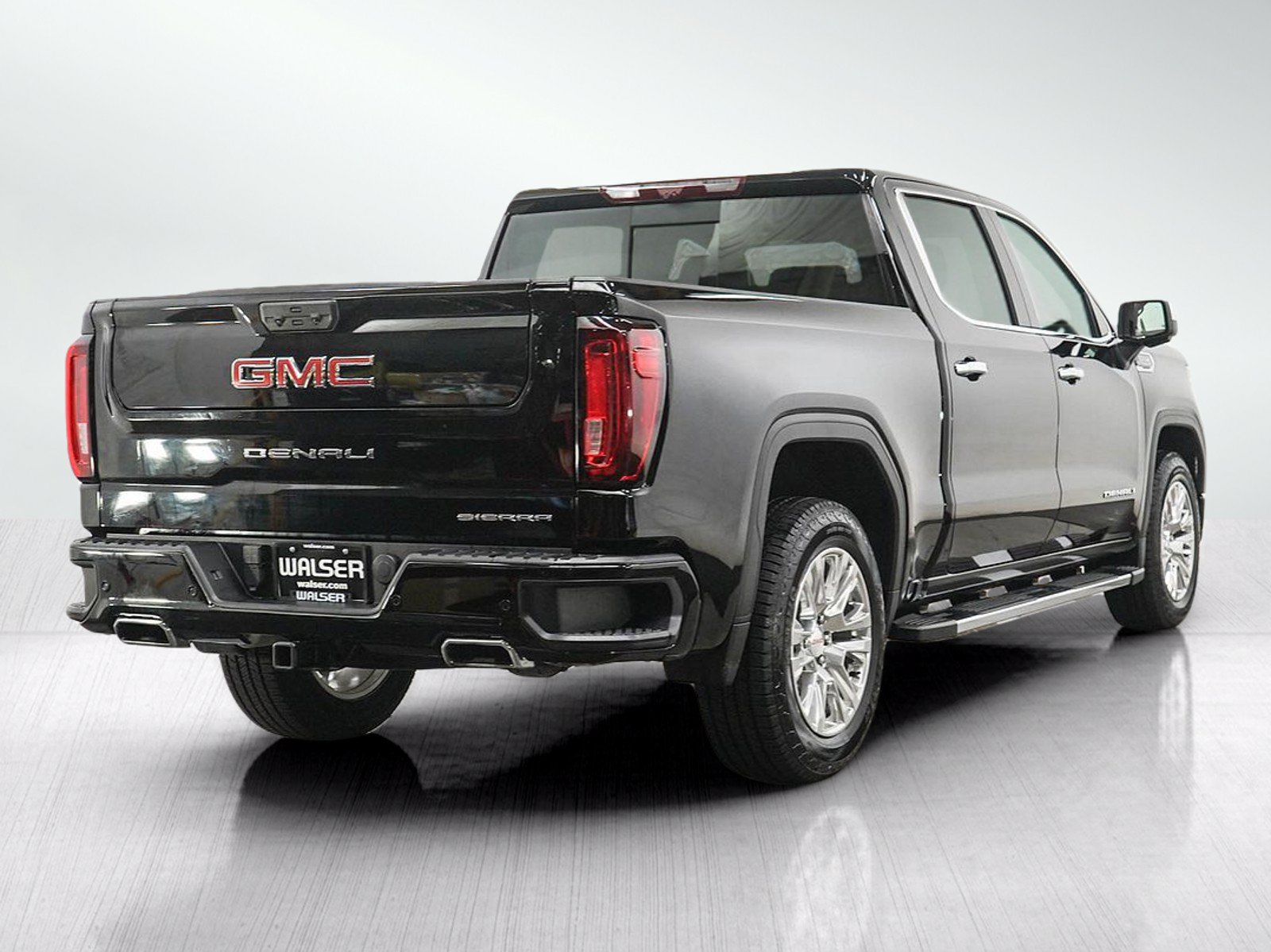 Used 2023 GMC Sierra 1500 Denali w/ Technology Package AWD/4WD image 5