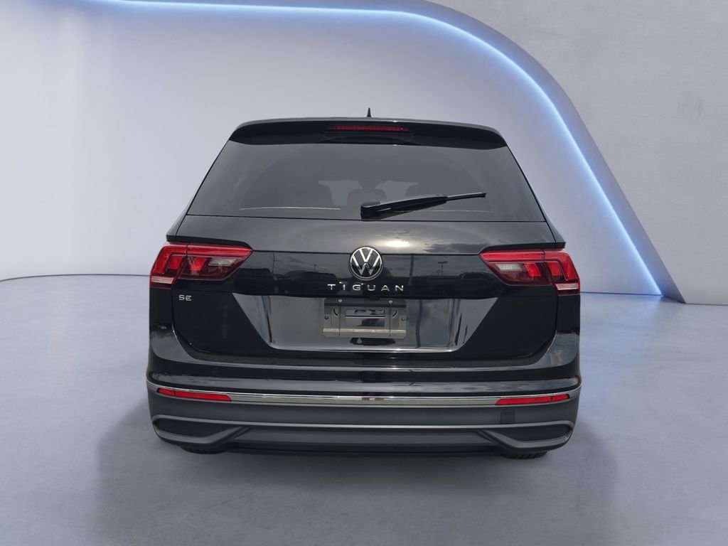 Used 2024 Volkswagen Tiguan SE image 4