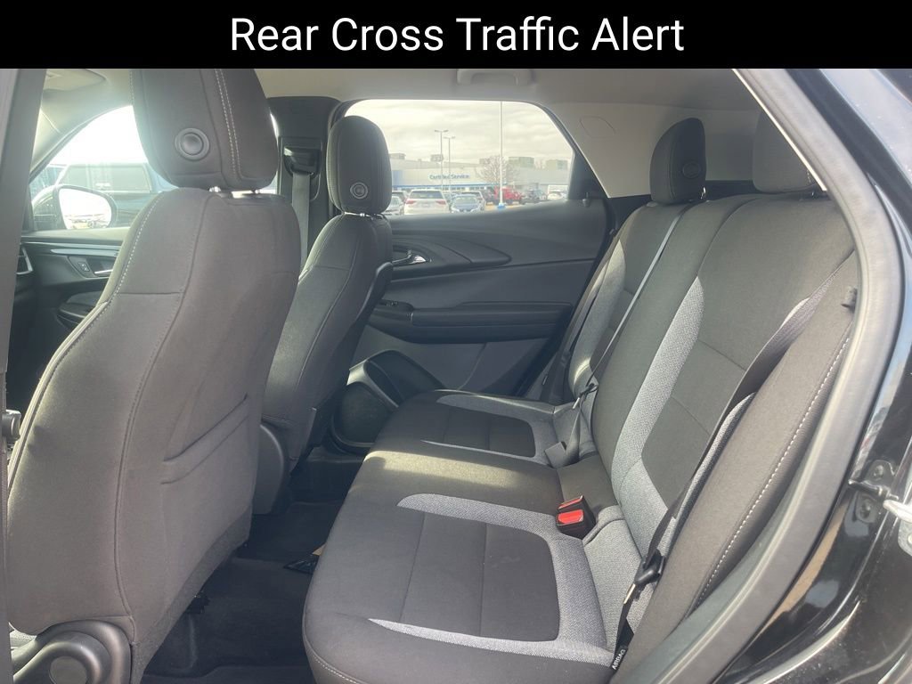 Used 2025 Chevrolet TrailBlazer LT w/ Driver Confidence Package image 12