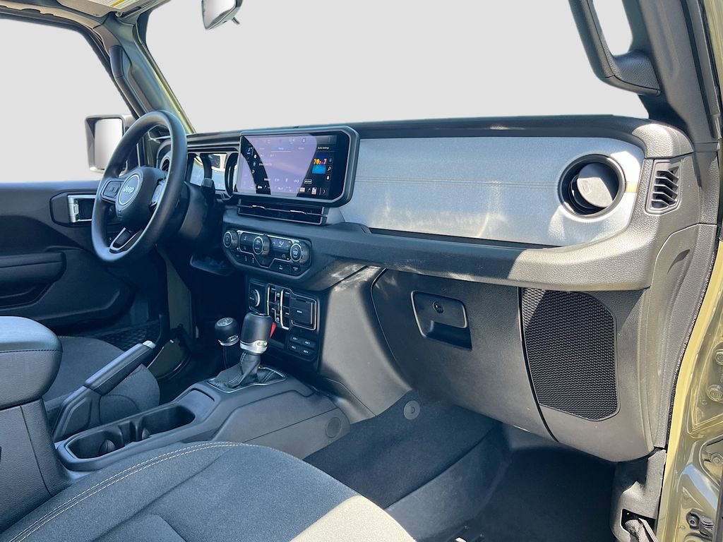 Certified 2025 Jeep Gladiator Mojave AWD/4WD image 27