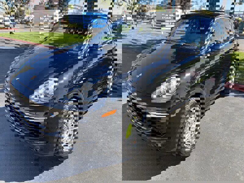 Used 2017 Porsche Cayenne S image 6