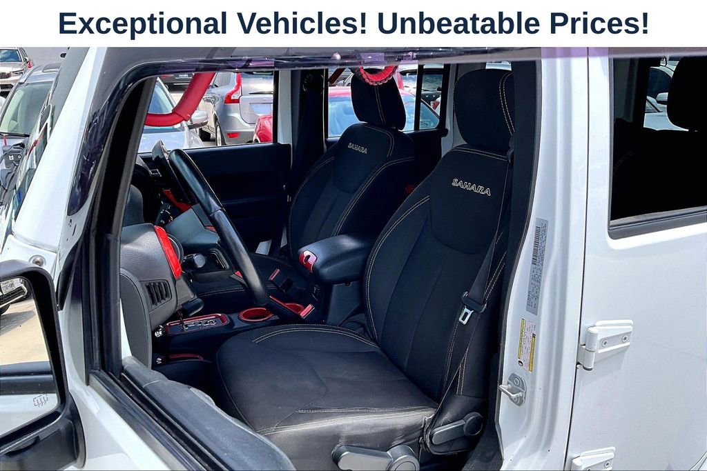 Used 2016 Jeep Wrangler Unlimited Sahara w/ Connectivity Group AWD/4WD image 31