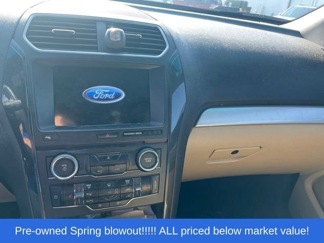 Used 2017 Ford Explorer XLT w/ Equipment Group 202A FWD image 26
