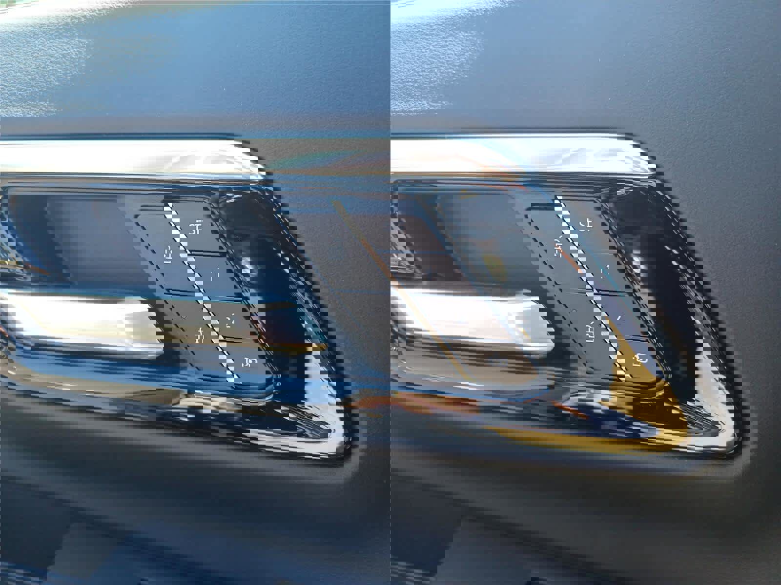 Used 2025 Chevrolet Tahoe High Country image 18