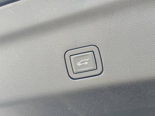 New 2026 GMC Yukon AT4 Ultimate AWD/4WD image 14