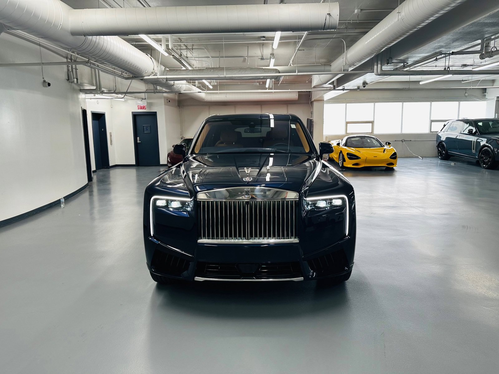 Certified 2025 Rolls-Royce Cullinan AWD/4WD image 3