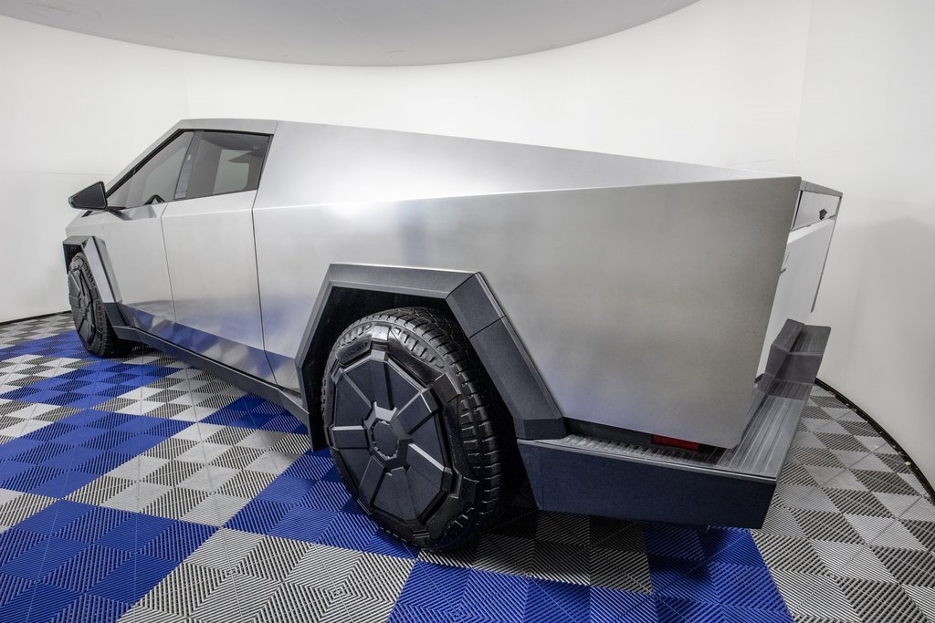 Used 2024 Tesla Cybertruck AWD Crew Cab image 6