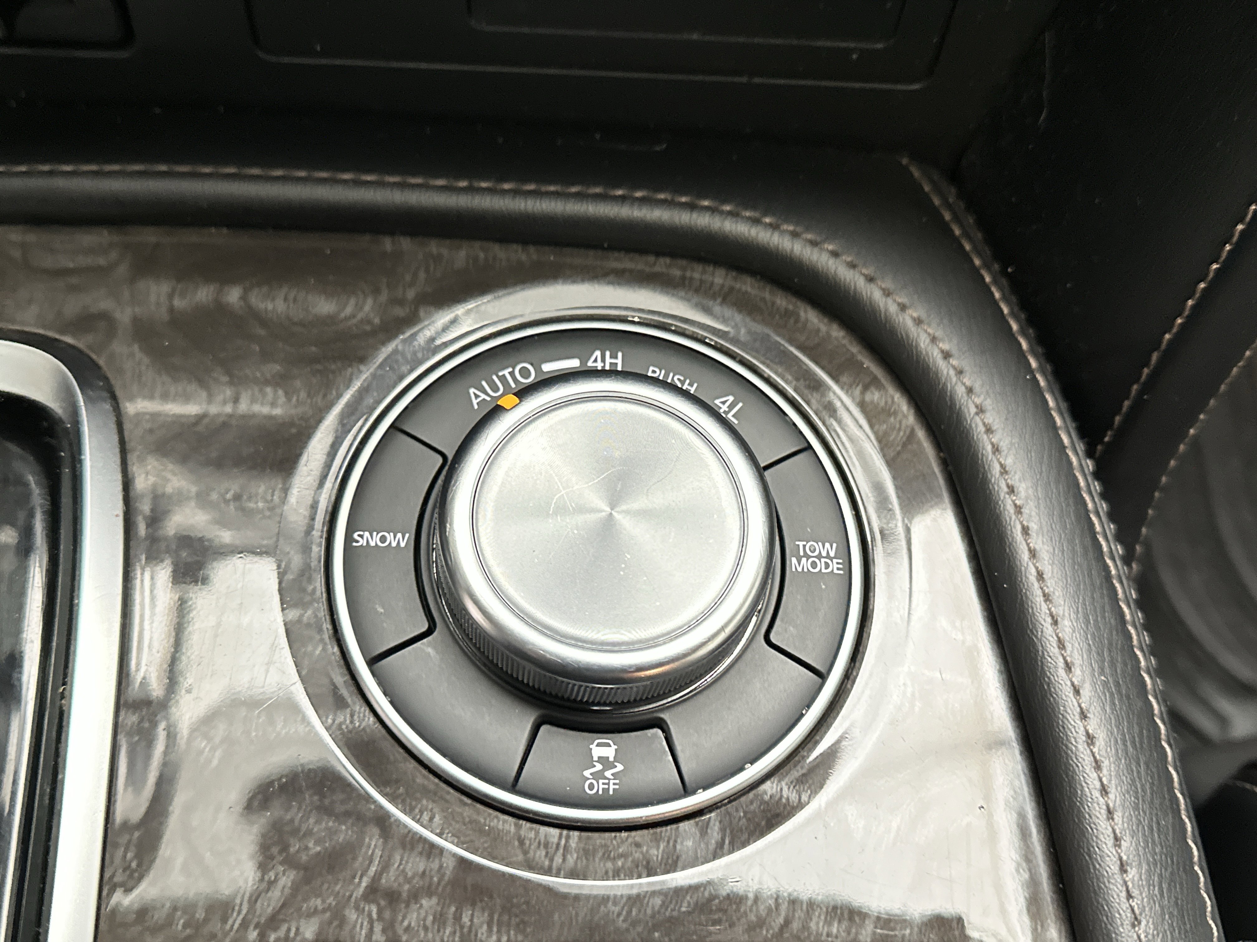 Used 2023 Nissan Armada Platinum image 44