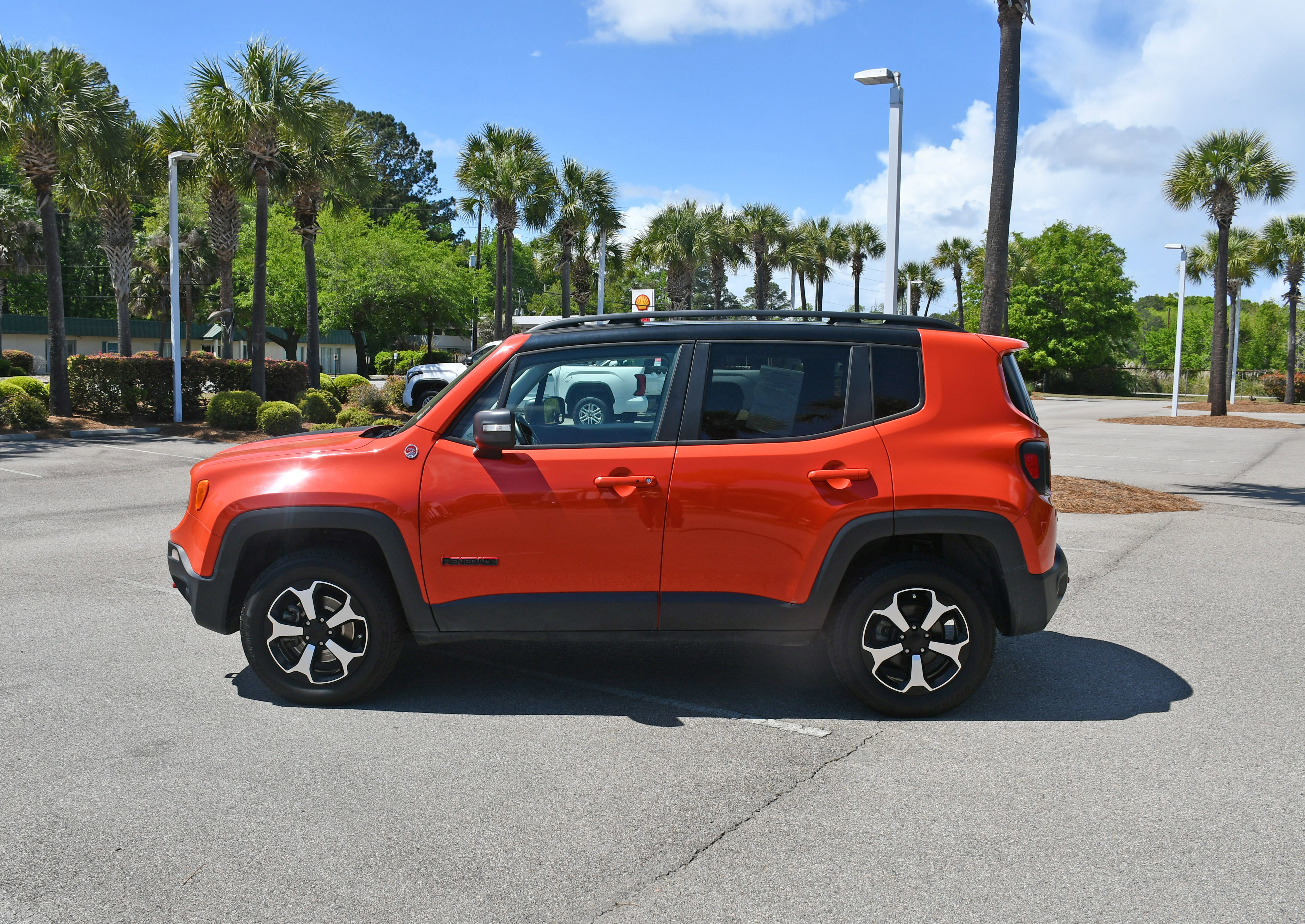 Used 2021 Jeep Renegade Trailhawk w/ Trailer Tow Group AWD/4WD image 5