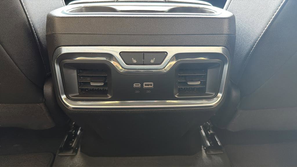 Used 2024 Chevrolet Silverado 3500 High Country w/ High Country Premium Package AWD/4WD image 15