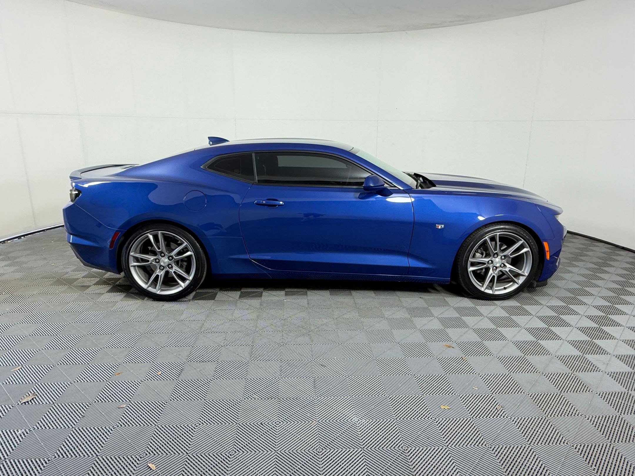 Used 2022 Chevrolet Camaro LT w/ RS Package image 8