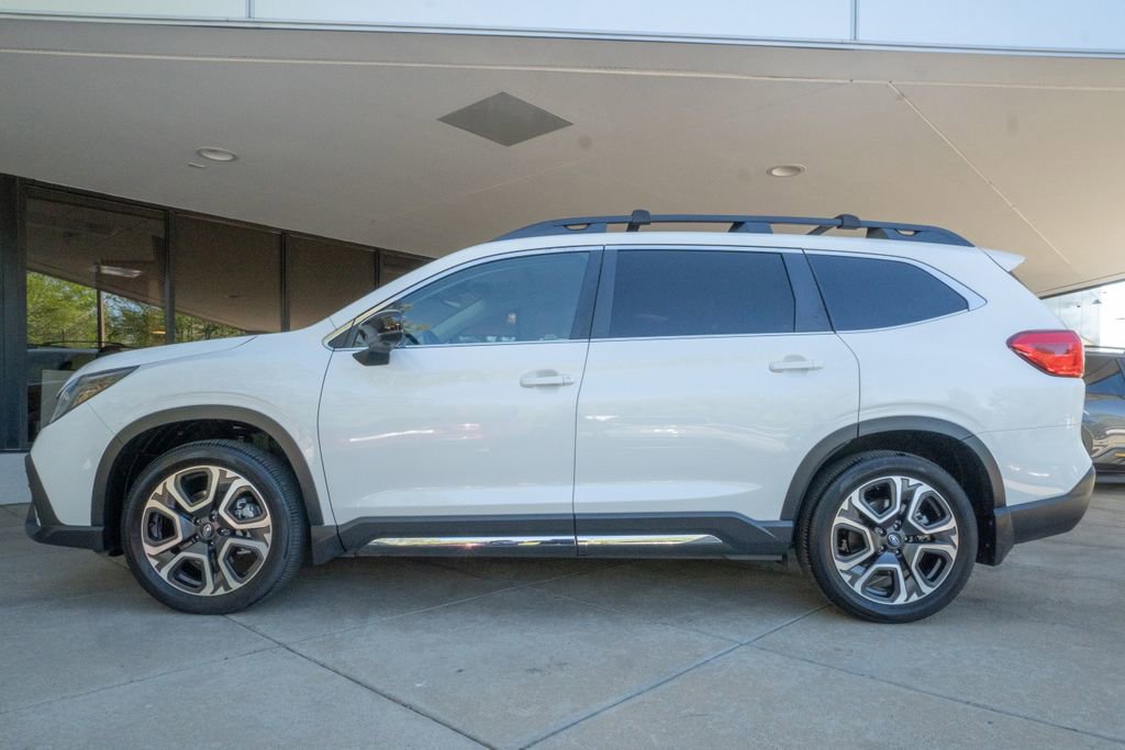 Used 2024 Subaru Ascent Limited w/ Technology Package AWD/4WD image 4