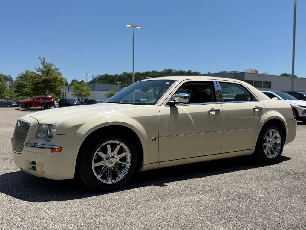 Used 2005 Chrysler 300 C w/ Navigation & Sound Group II RWD image 2