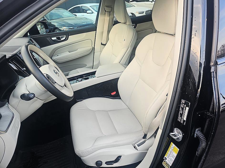 Used 2024 Volvo XC60 B5 Plus w/ Protection Package Premier image 16