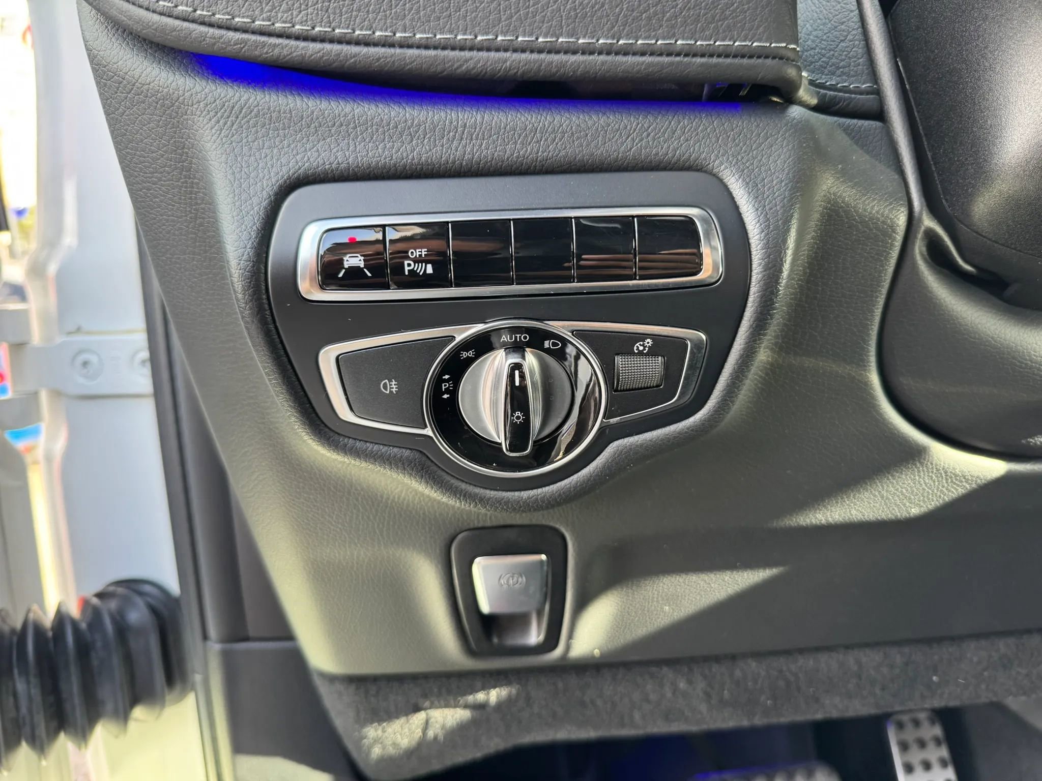 Used 2022 Mercedes-Benz G 63 AMG 4MATIC w/ Seat Comfort Package image 33