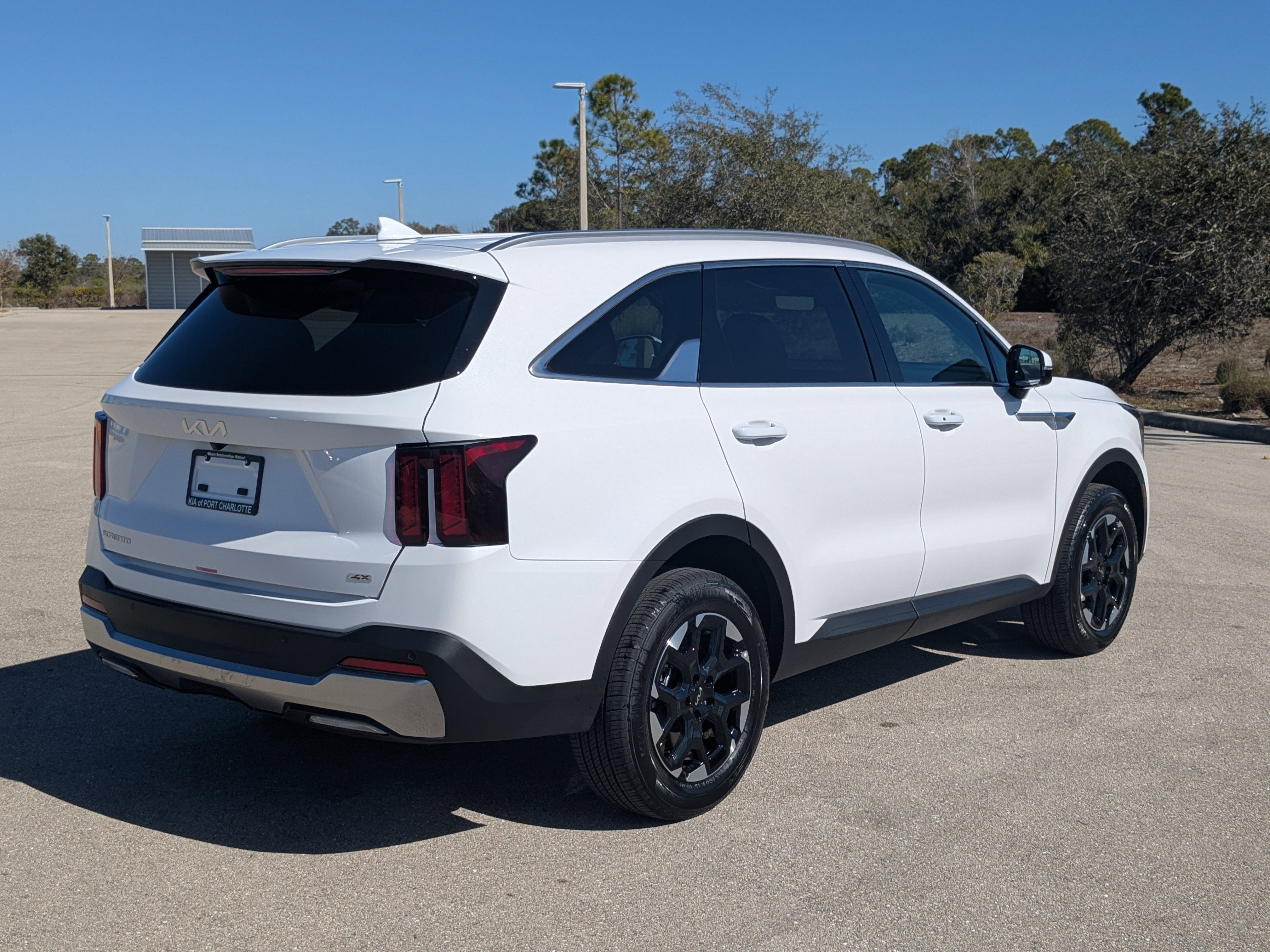 Certified 2025 Kia Sorento S image 5