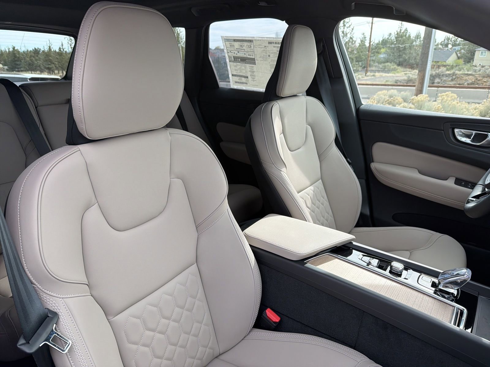 New 2026 Volvo XC60 T8 Plus w/ Protection Package Premier image 26