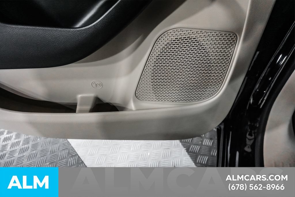 Used 2023 Chrysler Pacifica Touring-L FWD image 45