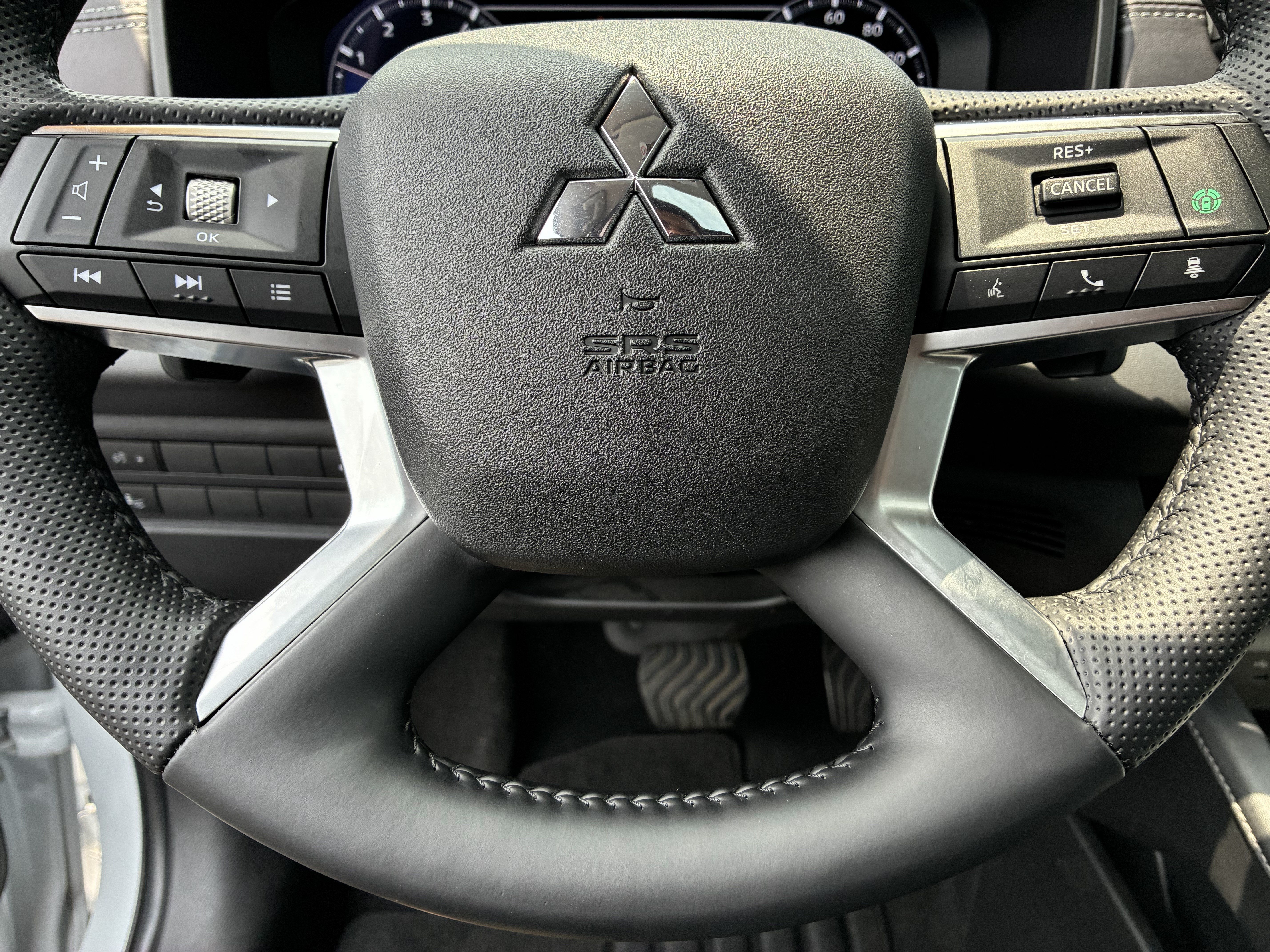 Used 2024 Mitsubishi Outlander SEL FWD image 29