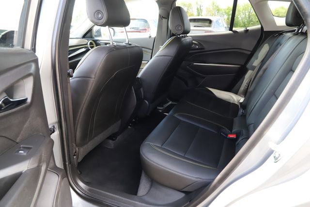 Used 2025 Chevrolet Trax ACTIV w/ Driver Confidence Package image 18